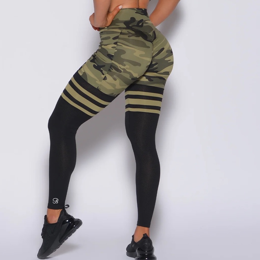 Bombshell Sportswear Camo High-Waist Leggings, sz Large